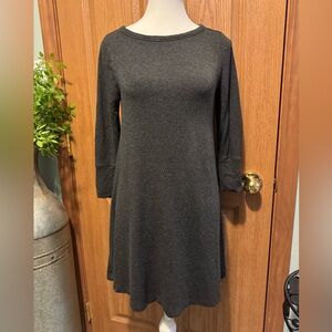 LOU & GREY Signature Soft Gray Knit Shift Dress Woman’s Size S  EUC
